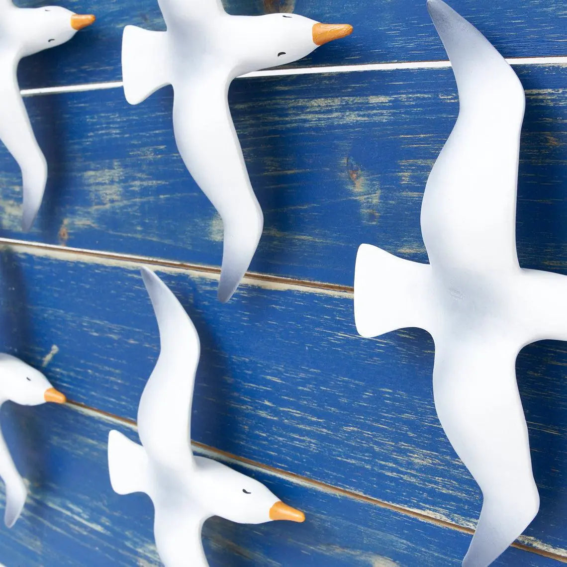 Panneau en bois avec oiseaux