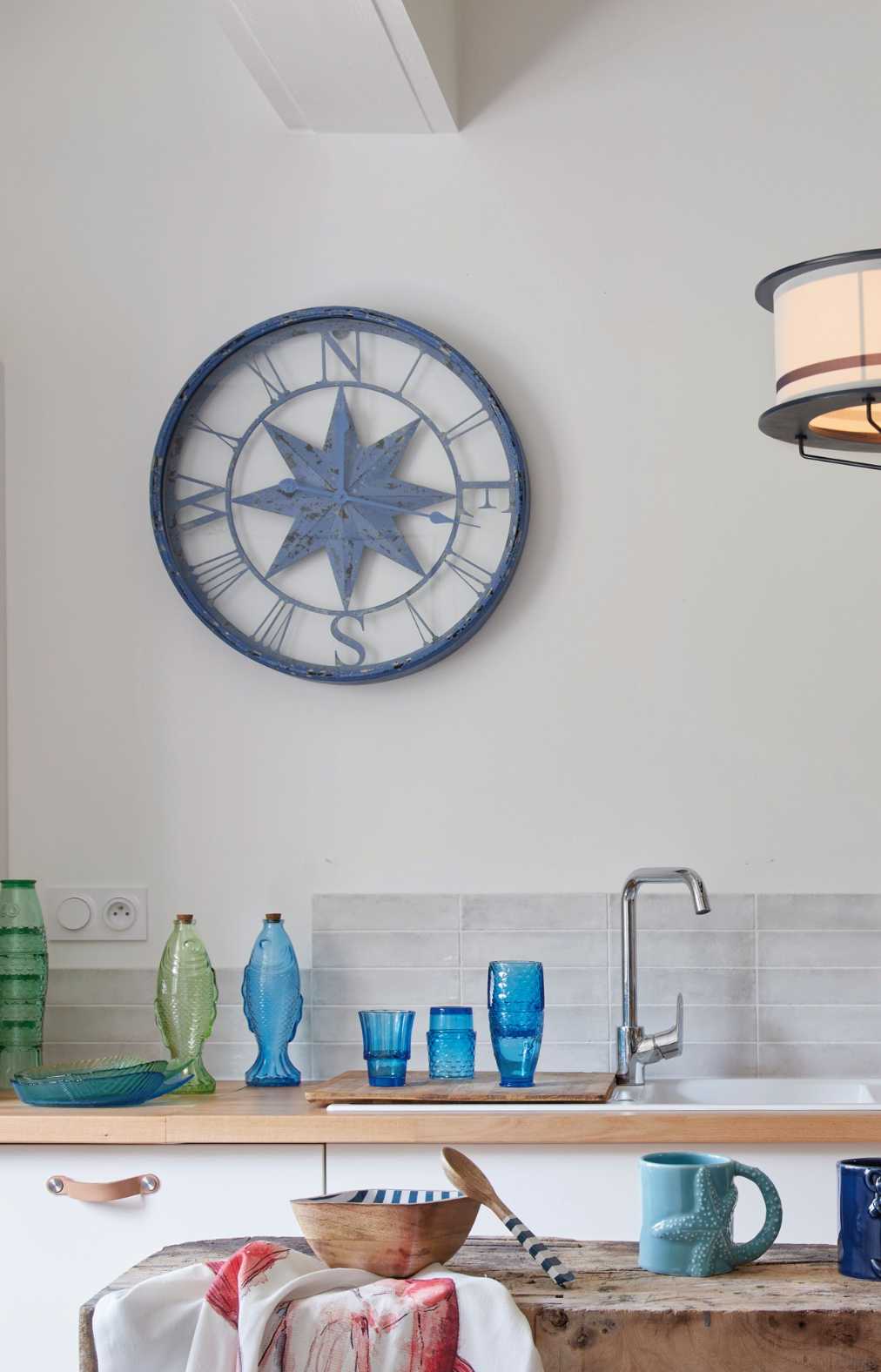 Compass Rose Clock