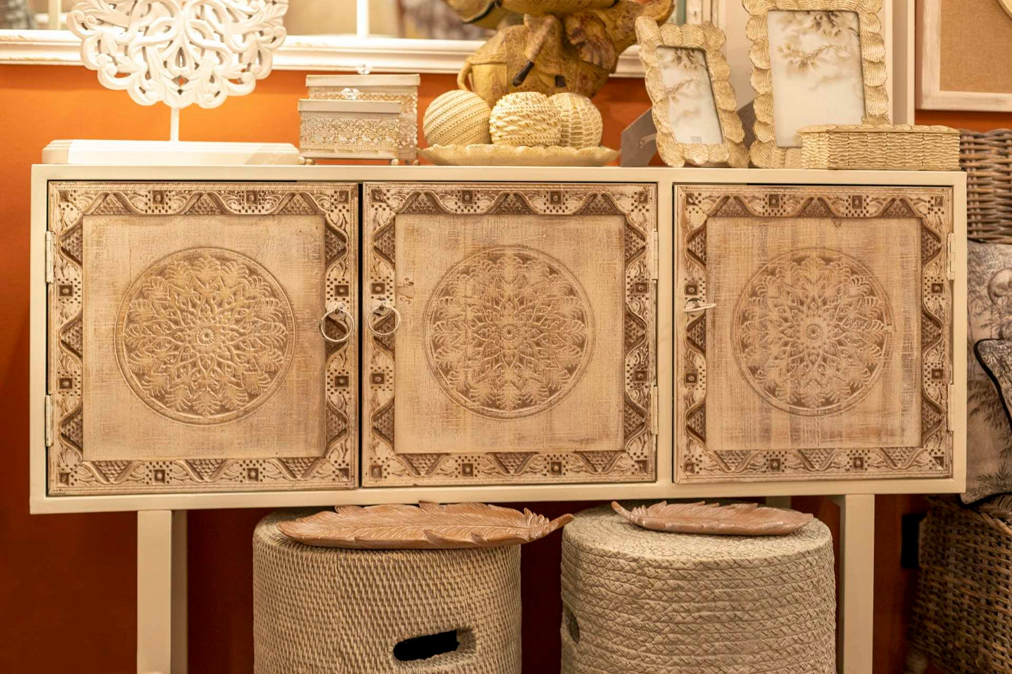 CREDENZA LEGNO INTAGLIATO