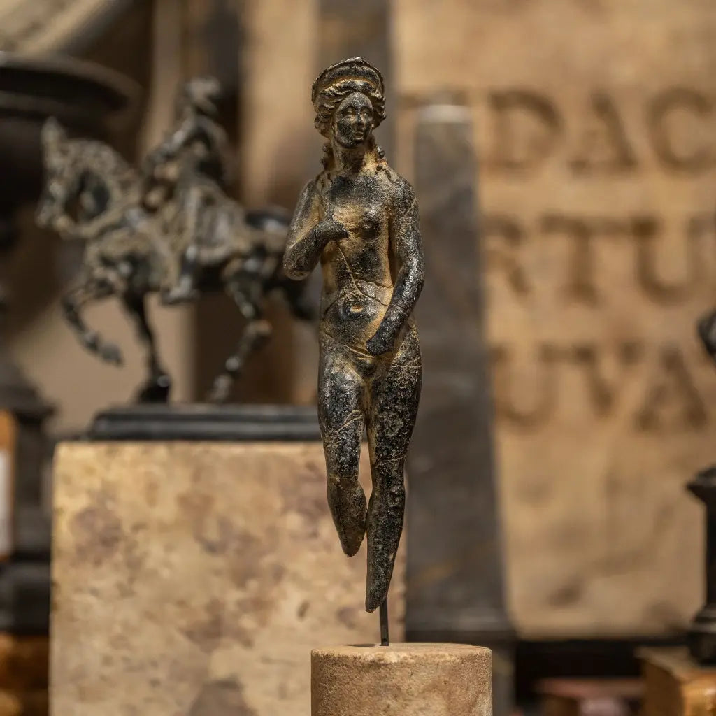 STELE CON LA VENERE ROMANA