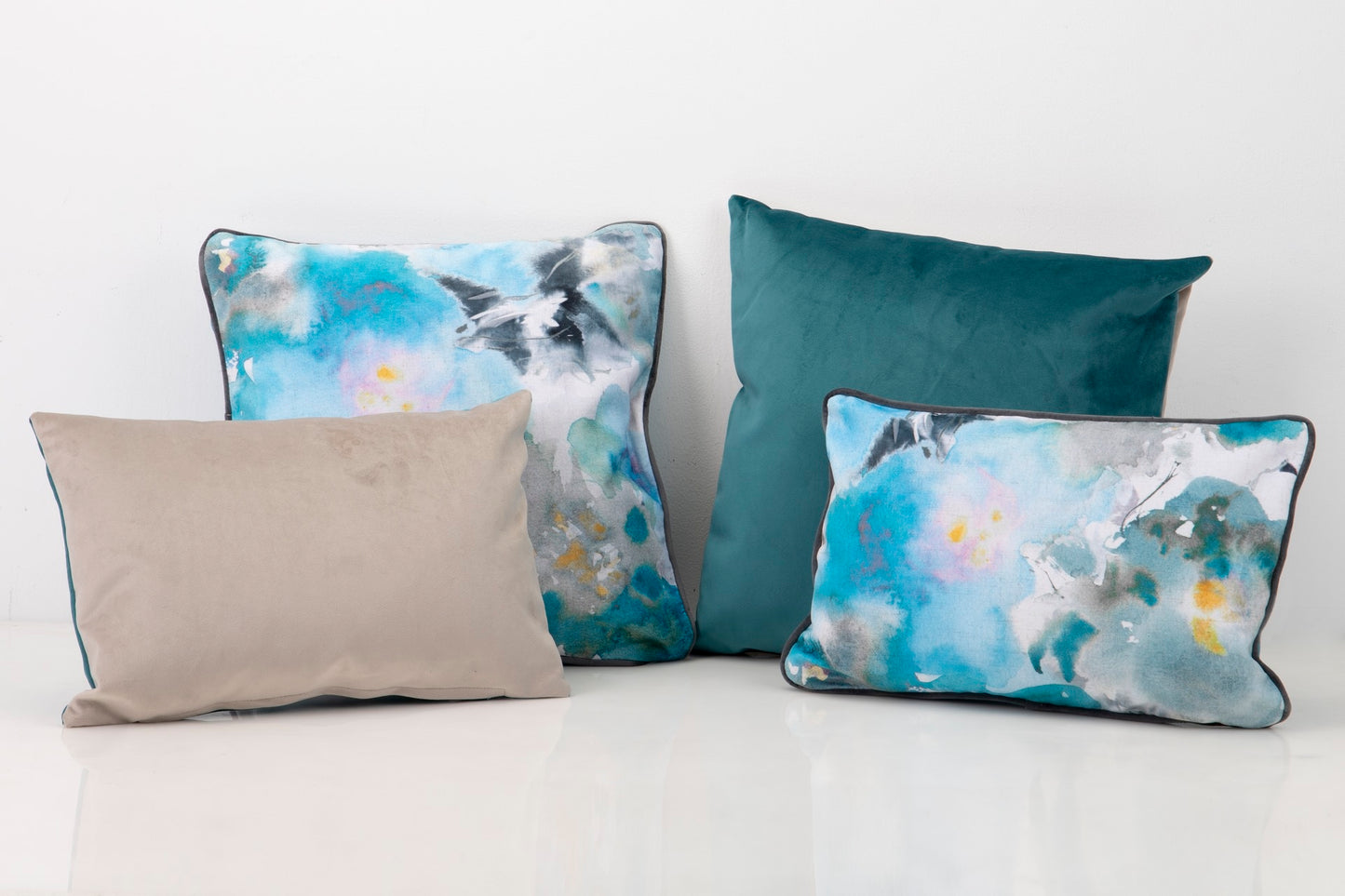 Watercolor flower velvet cushion